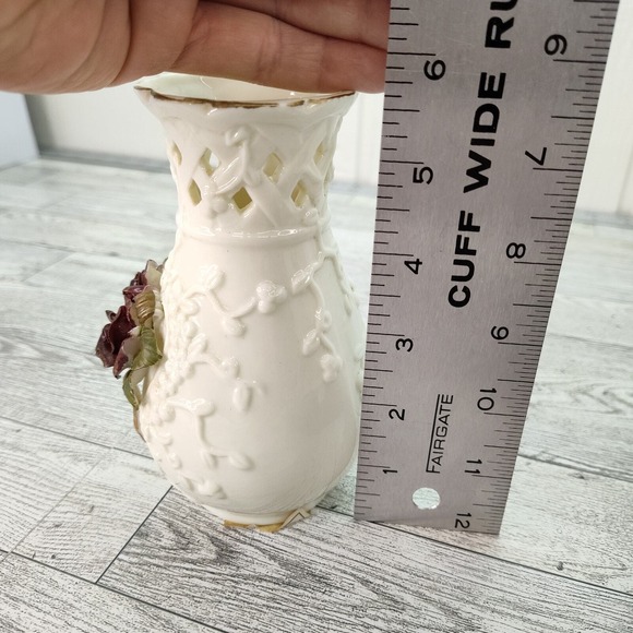 Porcelain Bud Vase 3D Red Roses Gold Trim Cottagecore Ivory Weave 5" Tall Floral - Picture 2 of 10